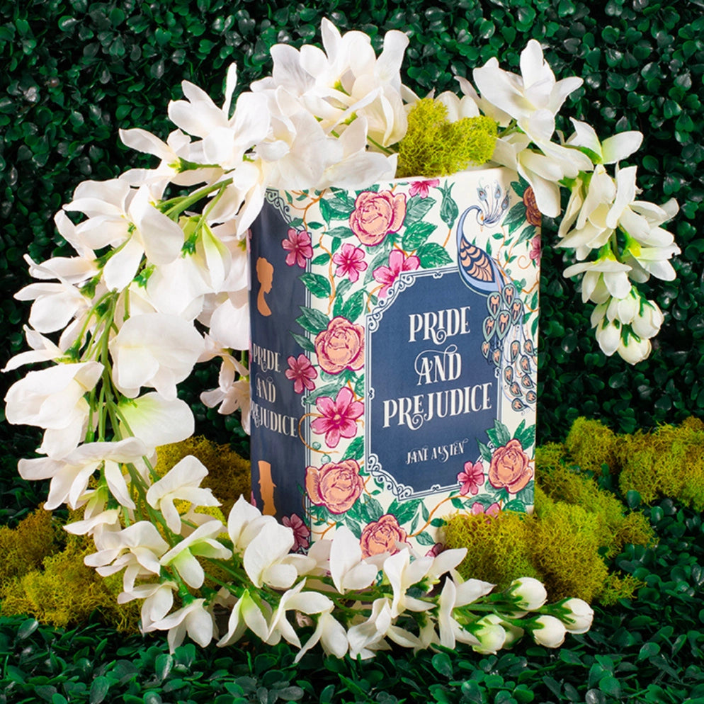 SM 122 - Pride and Prejudice Large Book Vase