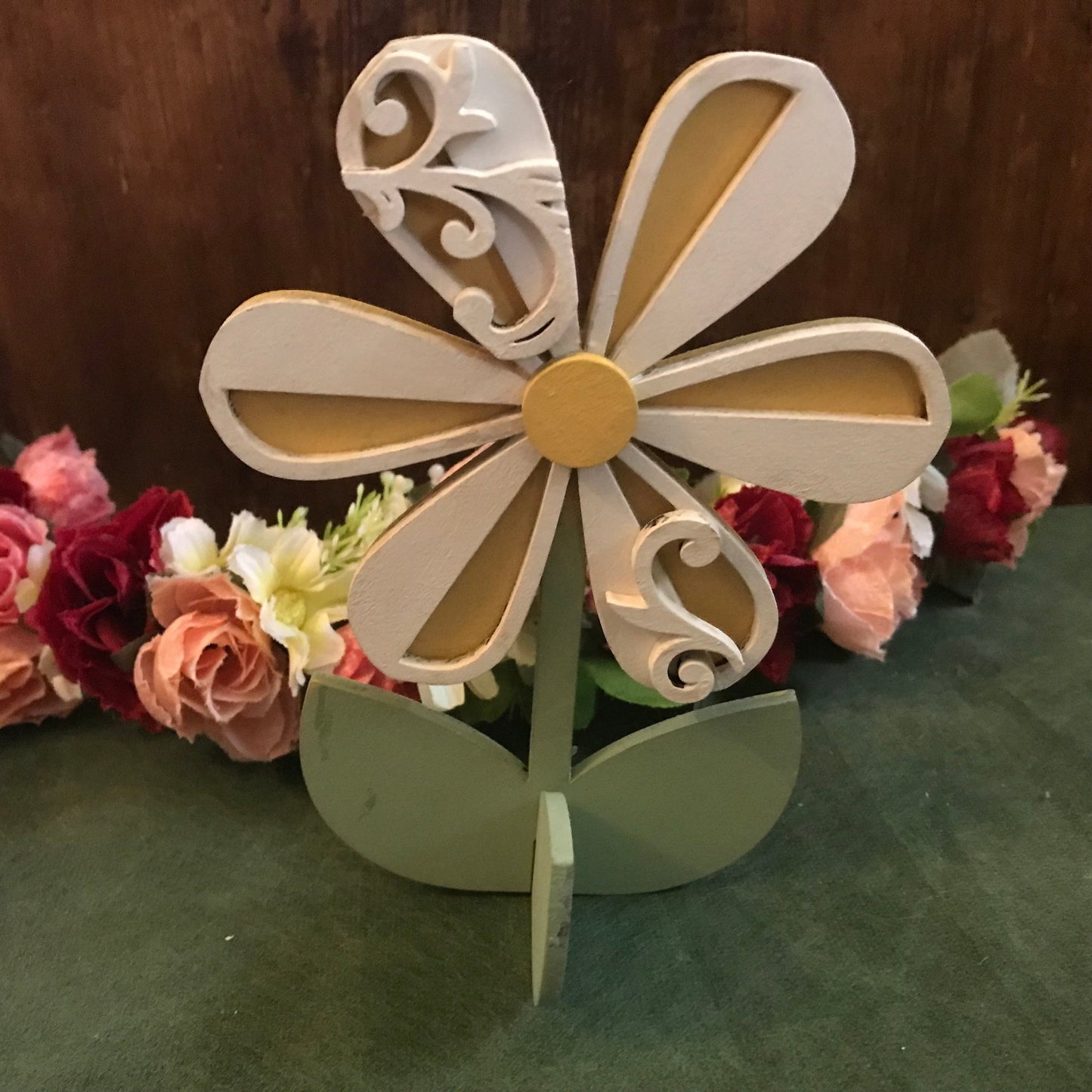 Small Flourish Daisy Yellow White