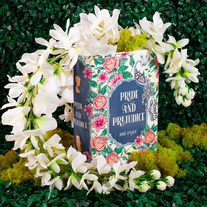SM 122 - Pride and Prejudice Large Book Vase