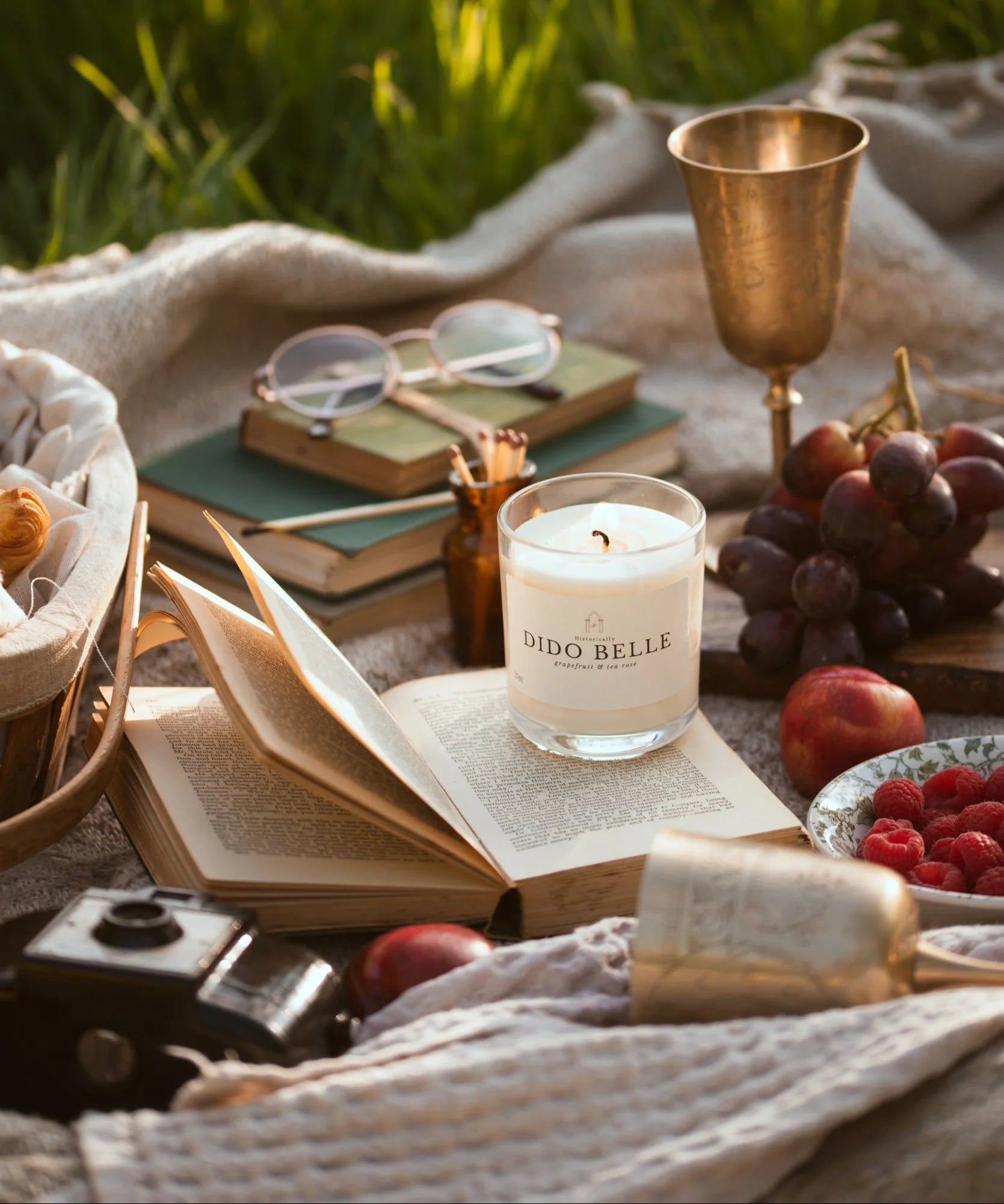 Dido Belle Candle - Grapefruit & Tea Rose