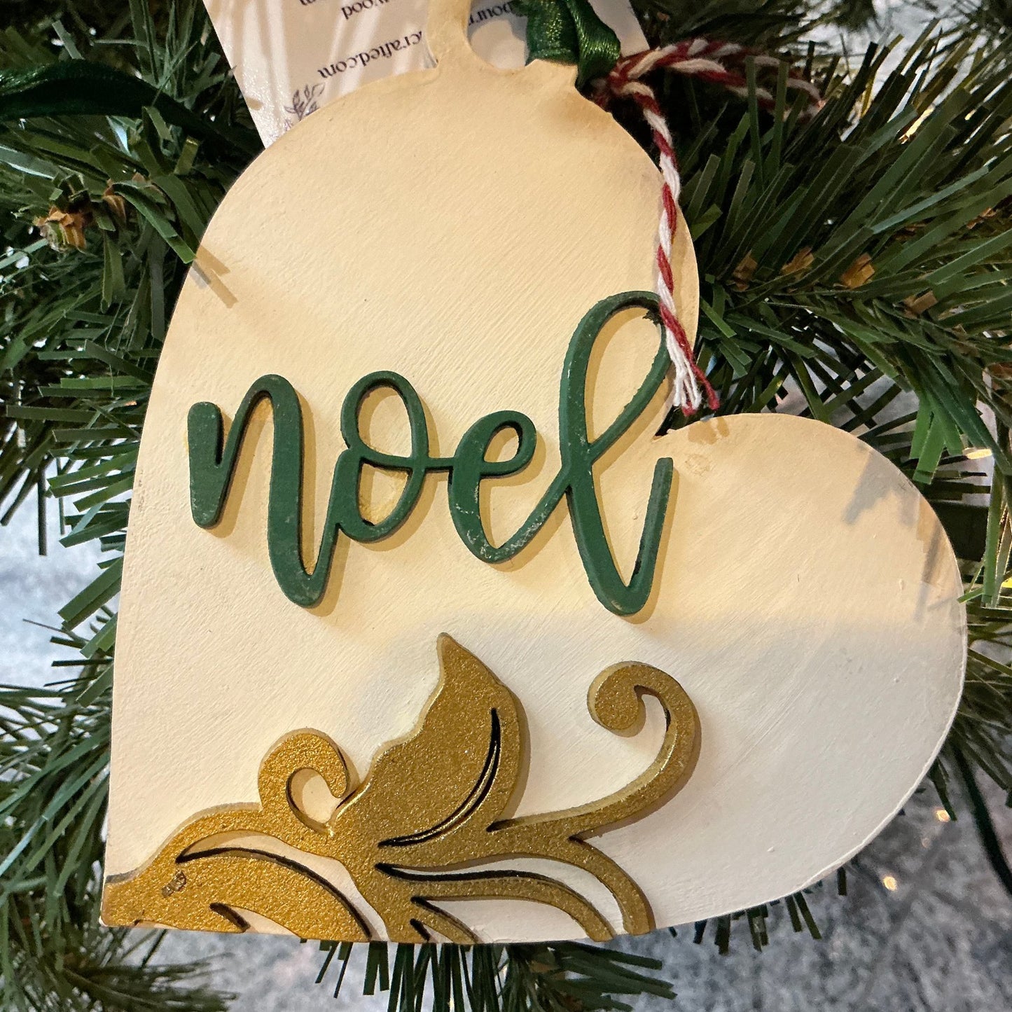 Flourish Heart Ornament Noel green