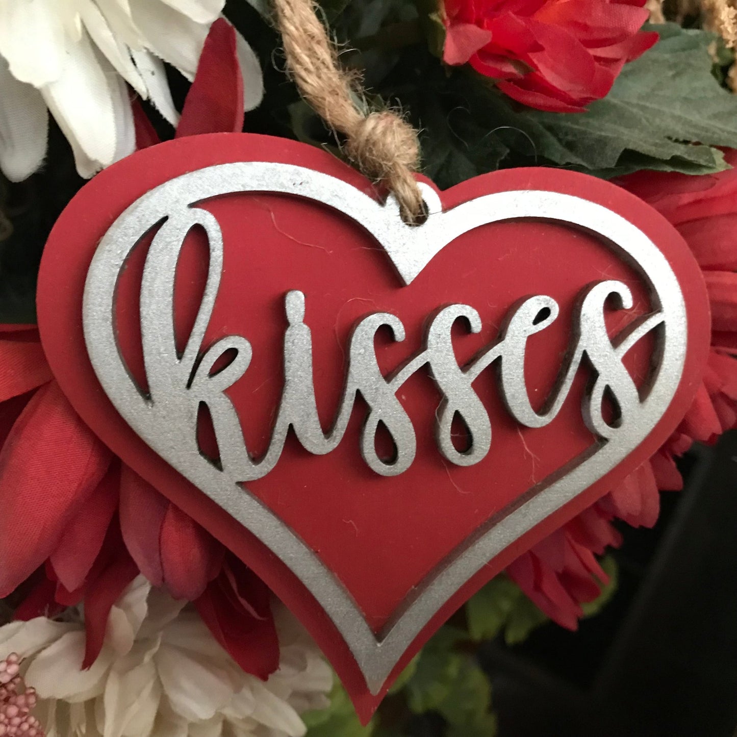 Kisses ornament red with silver