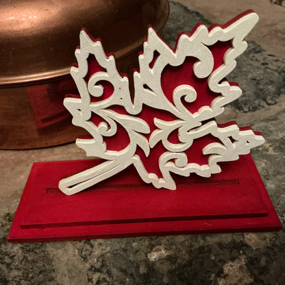 LH 512 - Small 2D Maple Leaf with Stand