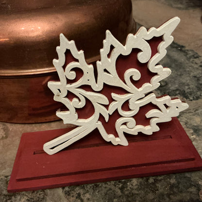 LH 512 - Small 2D Maple Leaf with Stand