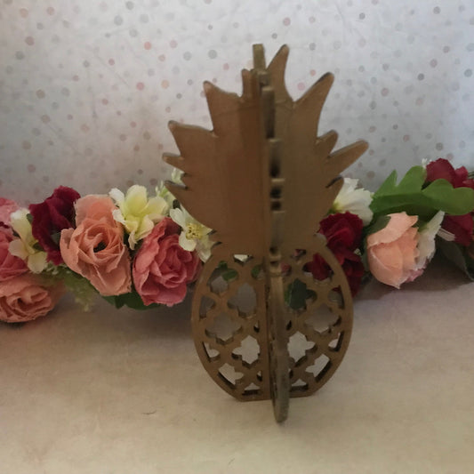 Longbourn Handcrafted 3d pineapple