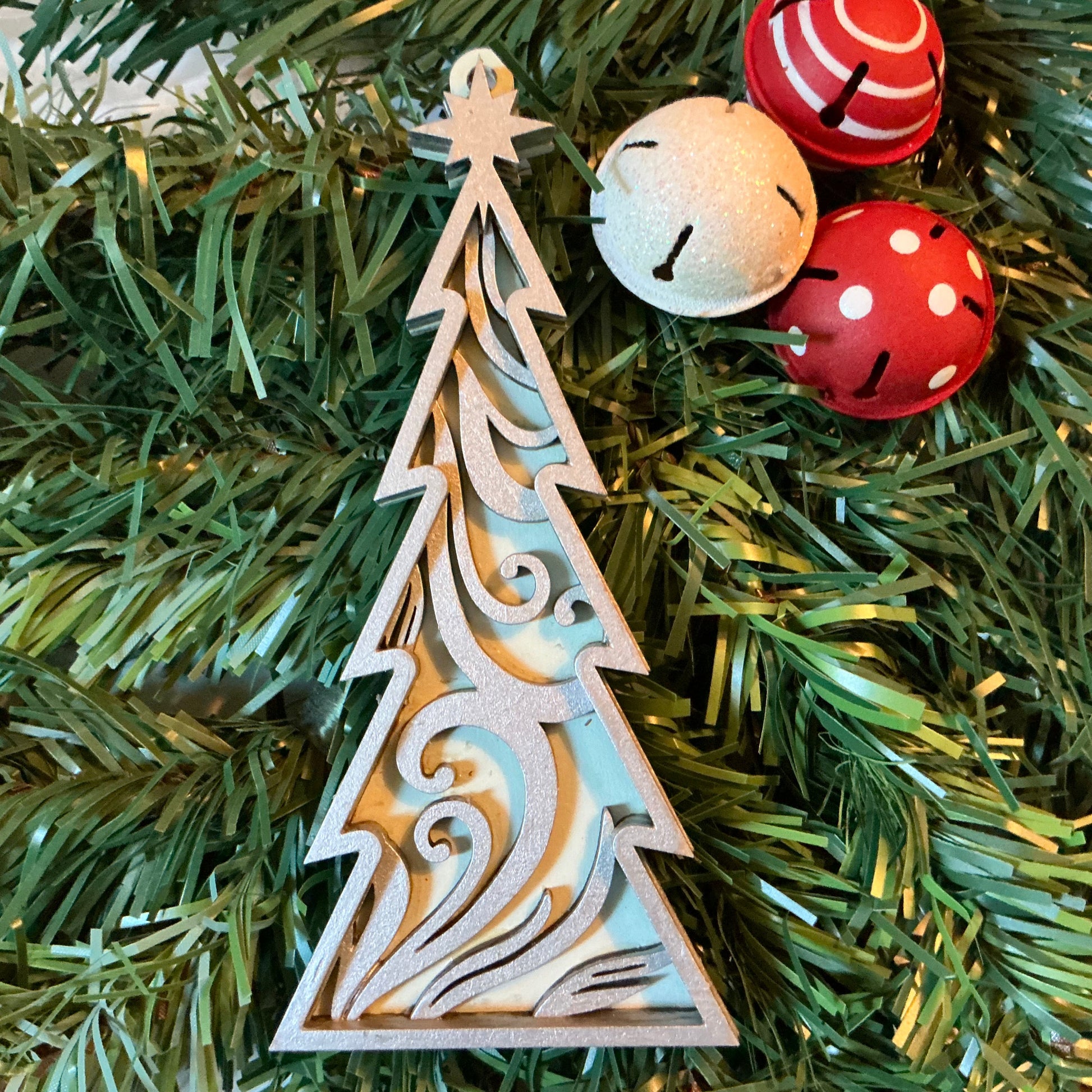 Swirl_Tree_Ornament_pale_blue_with_metallic_silver_3_layers